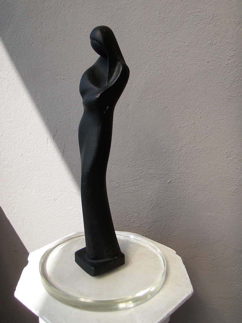 Mutter mit Kind - Eisenguss - 34 x 6 x 6 cm - 59 € mtl./K 450 €