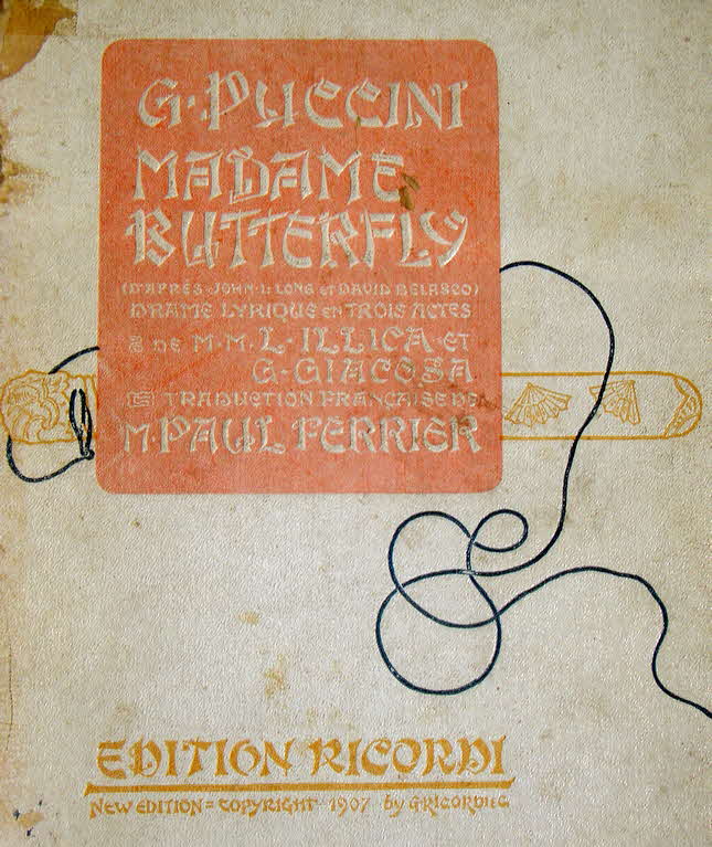 Giacomo Puccini (* 22. Dezember 1858 in Lucca; � 29. November 1924 in Br�ssel) war ein italienischer Komponist.

Madama Butterfly. Tragedia giapponese (2 Akte). Libretto Luigi Illica, Giuseppe Giacosa. Erstauff�hrung 17. Februar 1904 Mailand (Teatro alla Scala)
Revidierte Fassung Erstauff�hrung 28. Mai 1904 Brescia (Teatro Grande)
2. revidierte Fassung Erstauff�hrung 10. Juli 1905 London (Royal Opera House)
3. revidierte Fassung Erstauff�hrung 28. Dezember 1905 Paris (Op�ra-Comique)
Libretto in frz.Sprache 1907 - 39 € mtl./K 350 €
